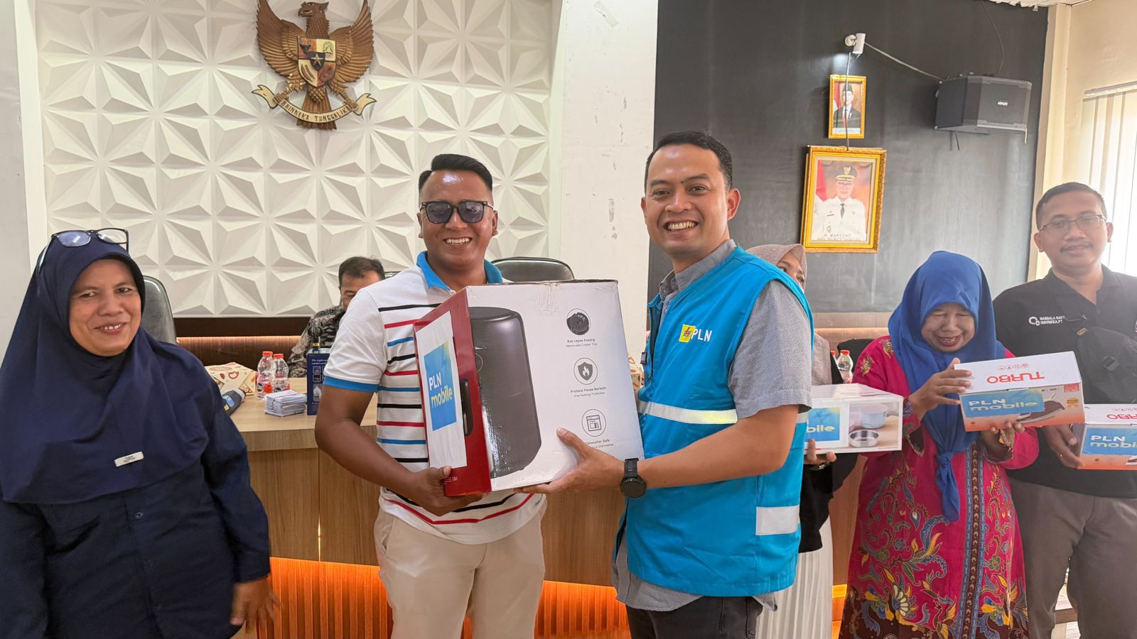 Jelang Hari Pelanggan Nasional, PLN Edukasi Warga Jurumudi tentang Keselamatan Listrik dan Promo Tambah Daya